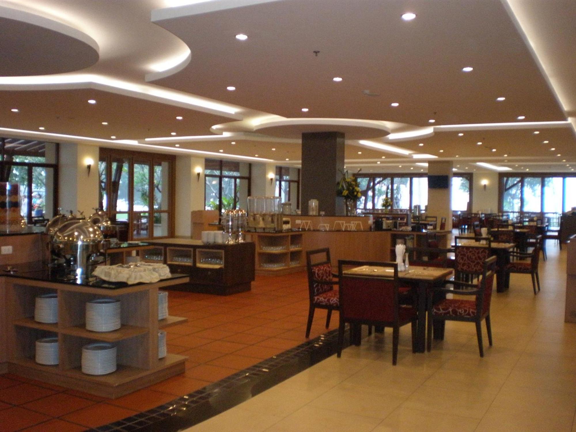 The Heritage Pattaya Beach Resort-Sha Buitenkant foto