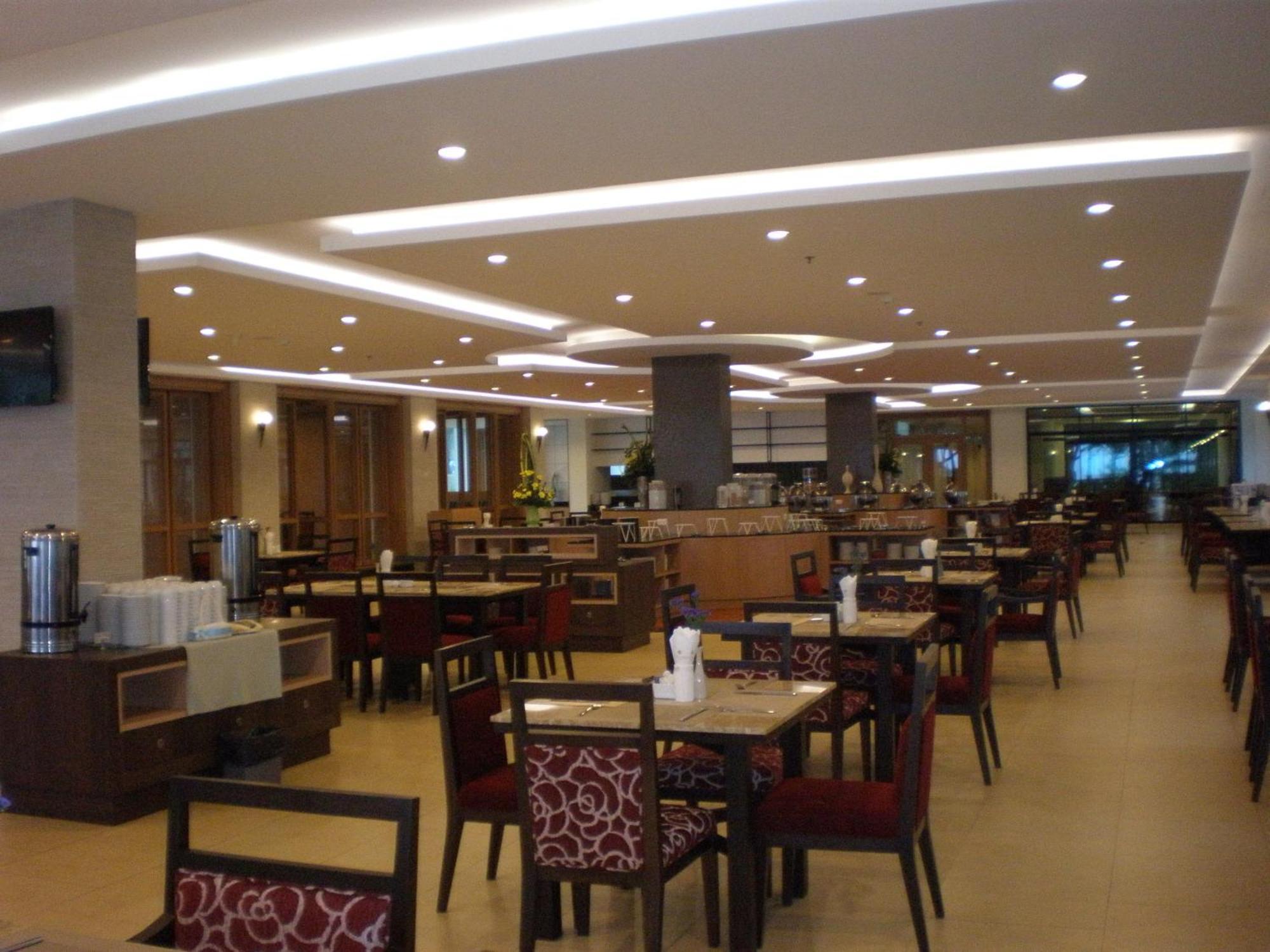 The Heritage Pattaya Beach Resort-Sha Buitenkant foto